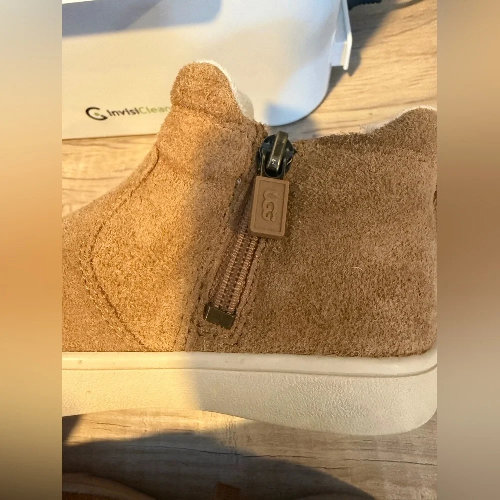 UGG Kids Chestnut Suede Boots Size 9 Toddler